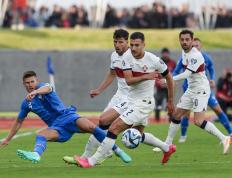 开云体育登录-欧预赛精彩继续，球场上紧张刺激