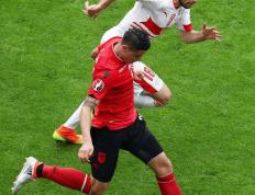 开云体育下载-圣埃蒂安球员们决心取胜，拼尽全力