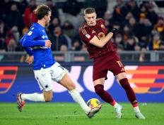 开云体育登录-意大利劲旅主场逼平，英超最强亮相