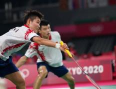 开云体育平台APP-包含韩国队鏖战中国队，郑思维扛起全队的词条