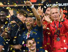 开云体育在线-法国队逆转英格兰队，波尔统治全场