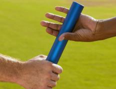 开云平台-烈焰与寒冰的对决，霍勒迪一剑封喉，篮网淬火重生