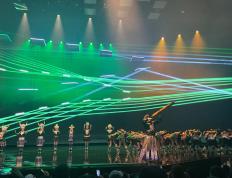 开云体育登录-动人一幕！俱乐部比赛现场壮观震撼