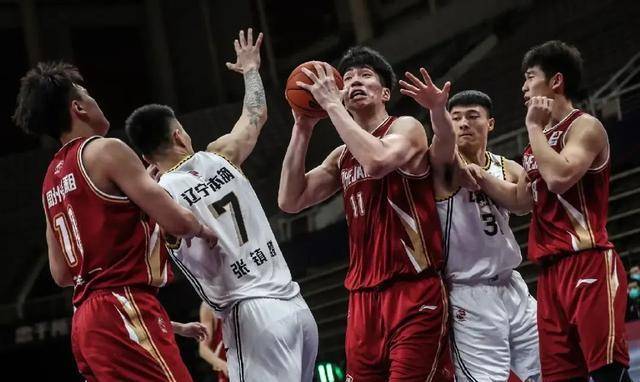 开云体育app-江苏队实力强劲，追赶广东争夺榜首