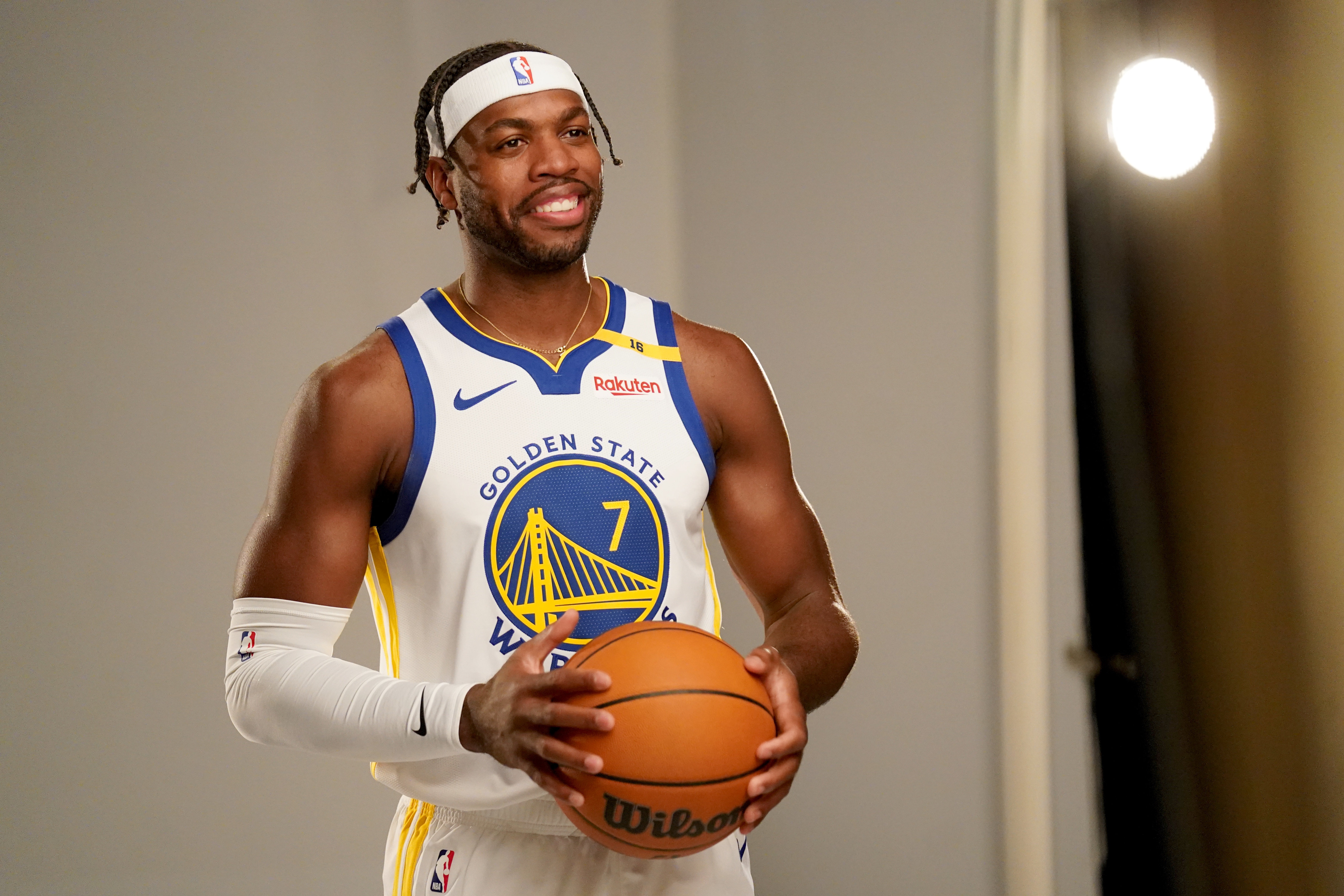 开云体育官网-勇士球员在总决赛中表现抢眼