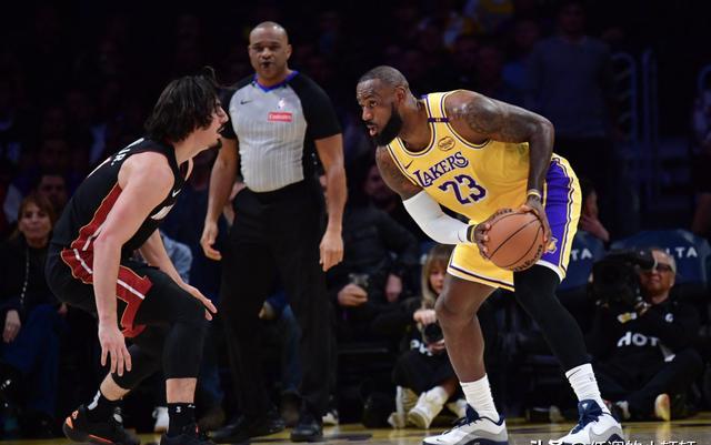 开云体育app-魔术主场击败老鹰，弗内尔斯全能表现