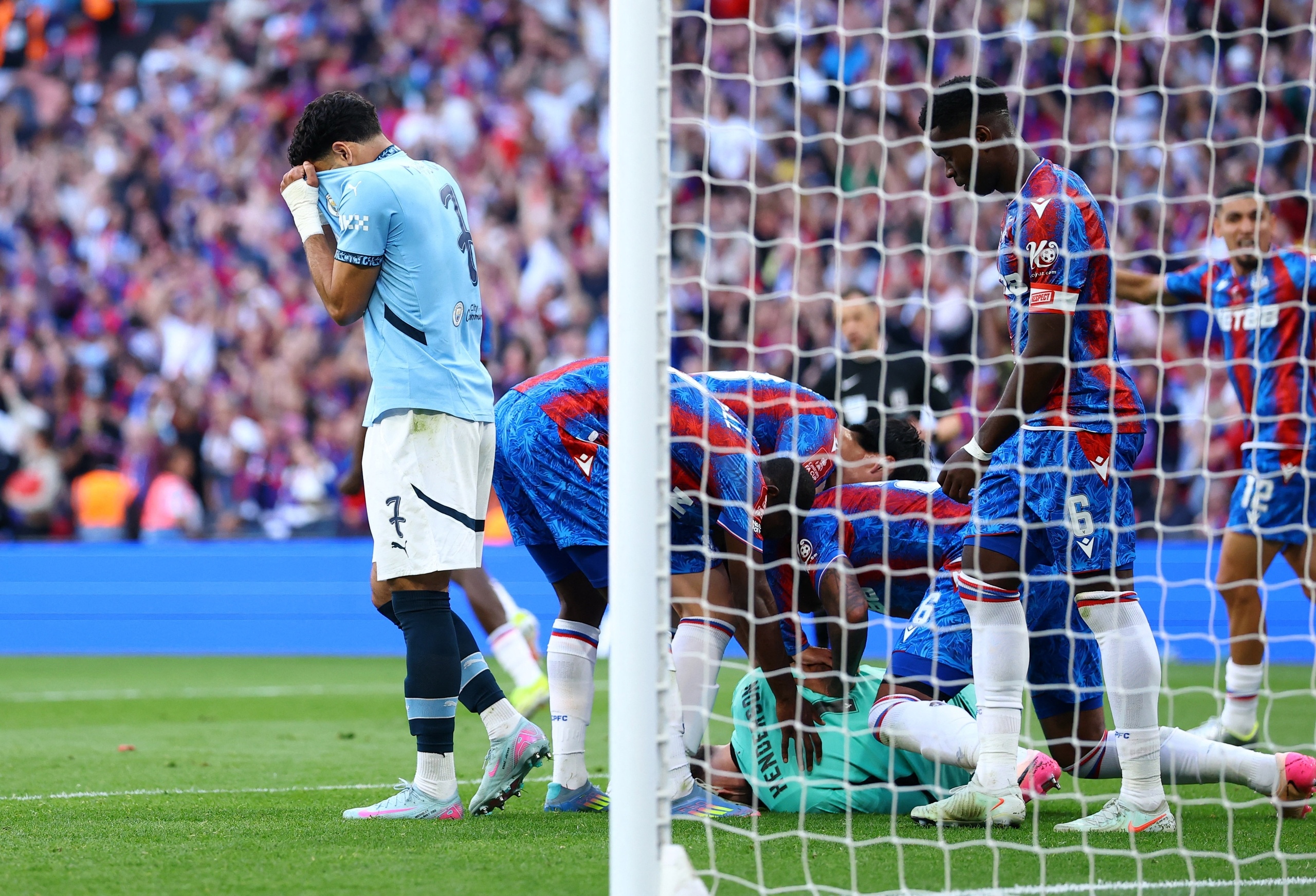 开云体育官网-曼城主场逆转成功，取得连胜