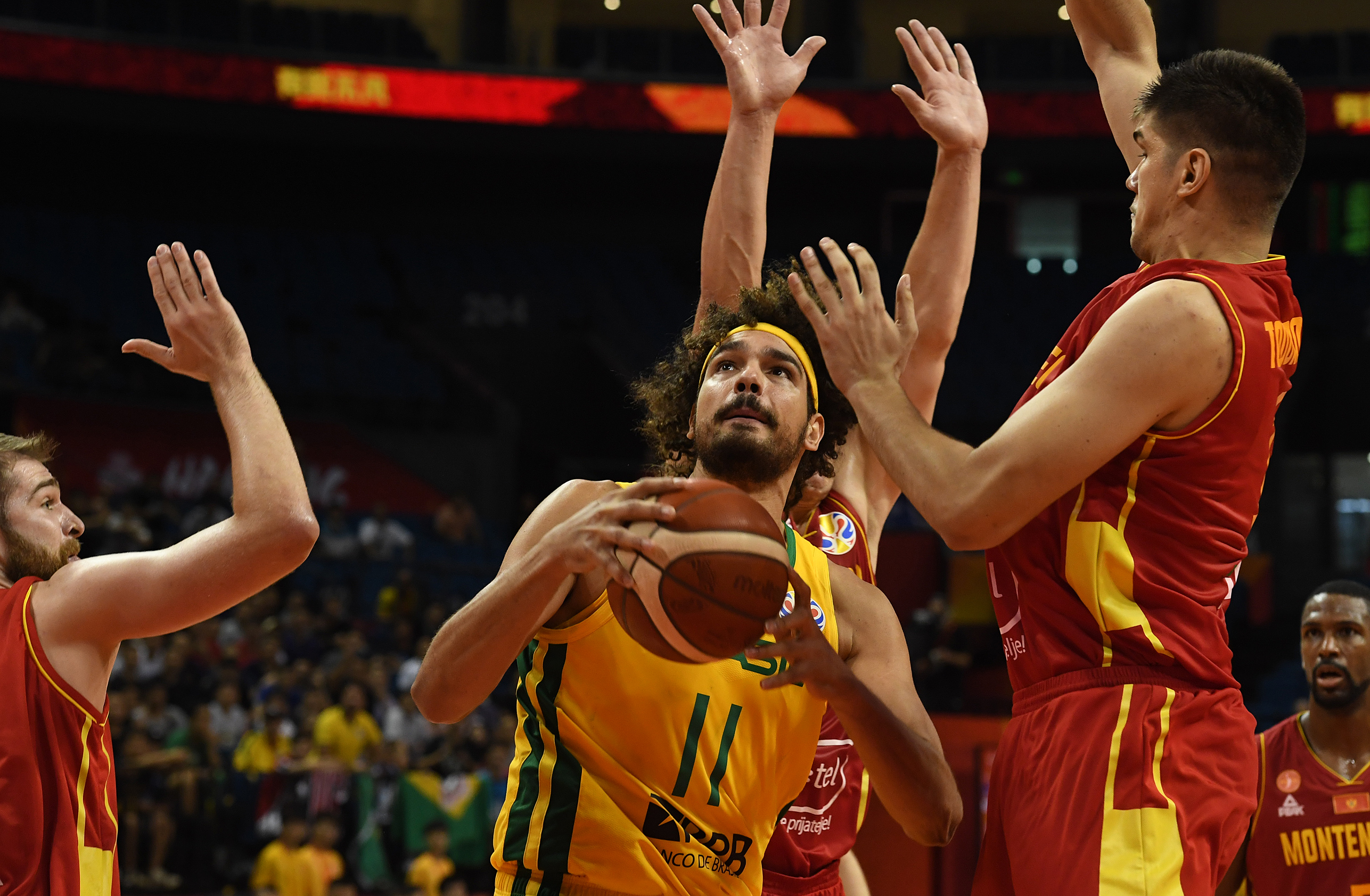 开云体育官方网站-巴西篮球联赛举行篮球公益赛