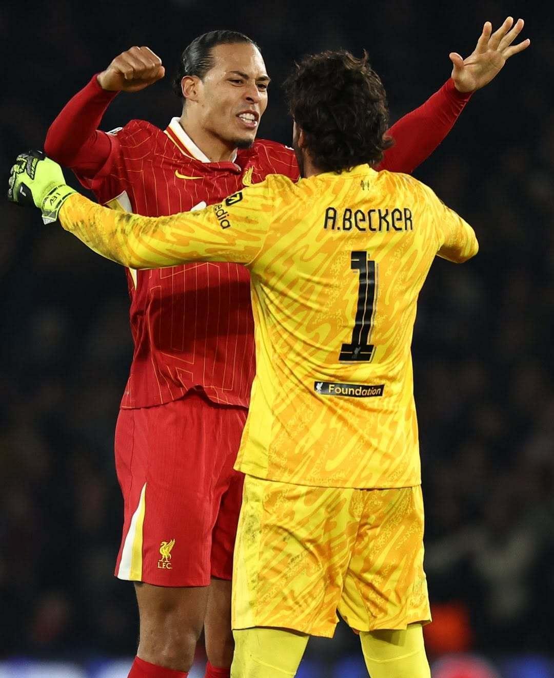 开云体育下载-圣埃蒂安球员们决心取胜，拼尽全力