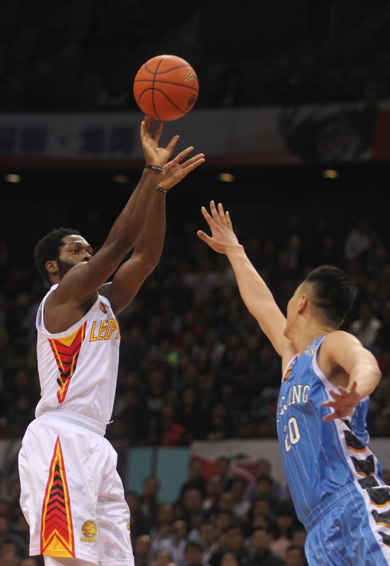 开云体育下载-海南男篮遭遇云南强劲反扑,险胜取胜