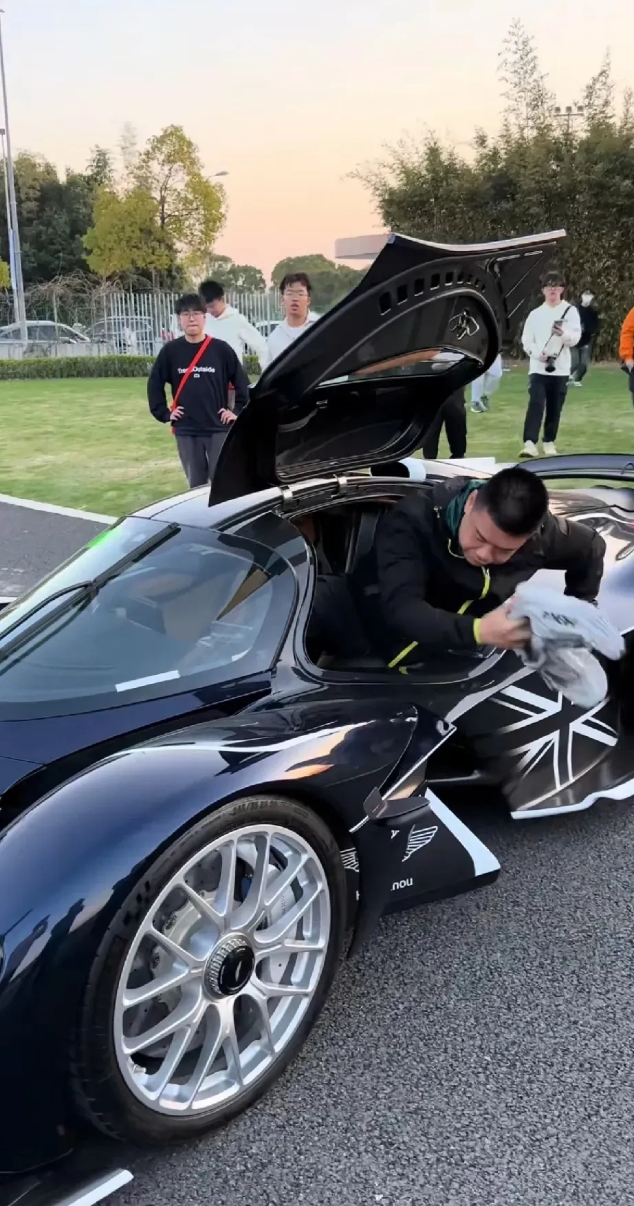 开云APP-阿斯顿马丁轻取红牛车队,诺里斯惊艳四座的简单介绍