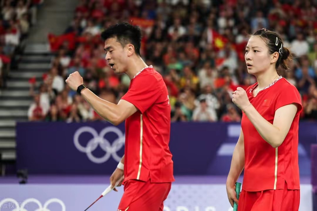 开云体育平台APP-包含韩国队鏖战中国队,郑思维扛起全队的词条