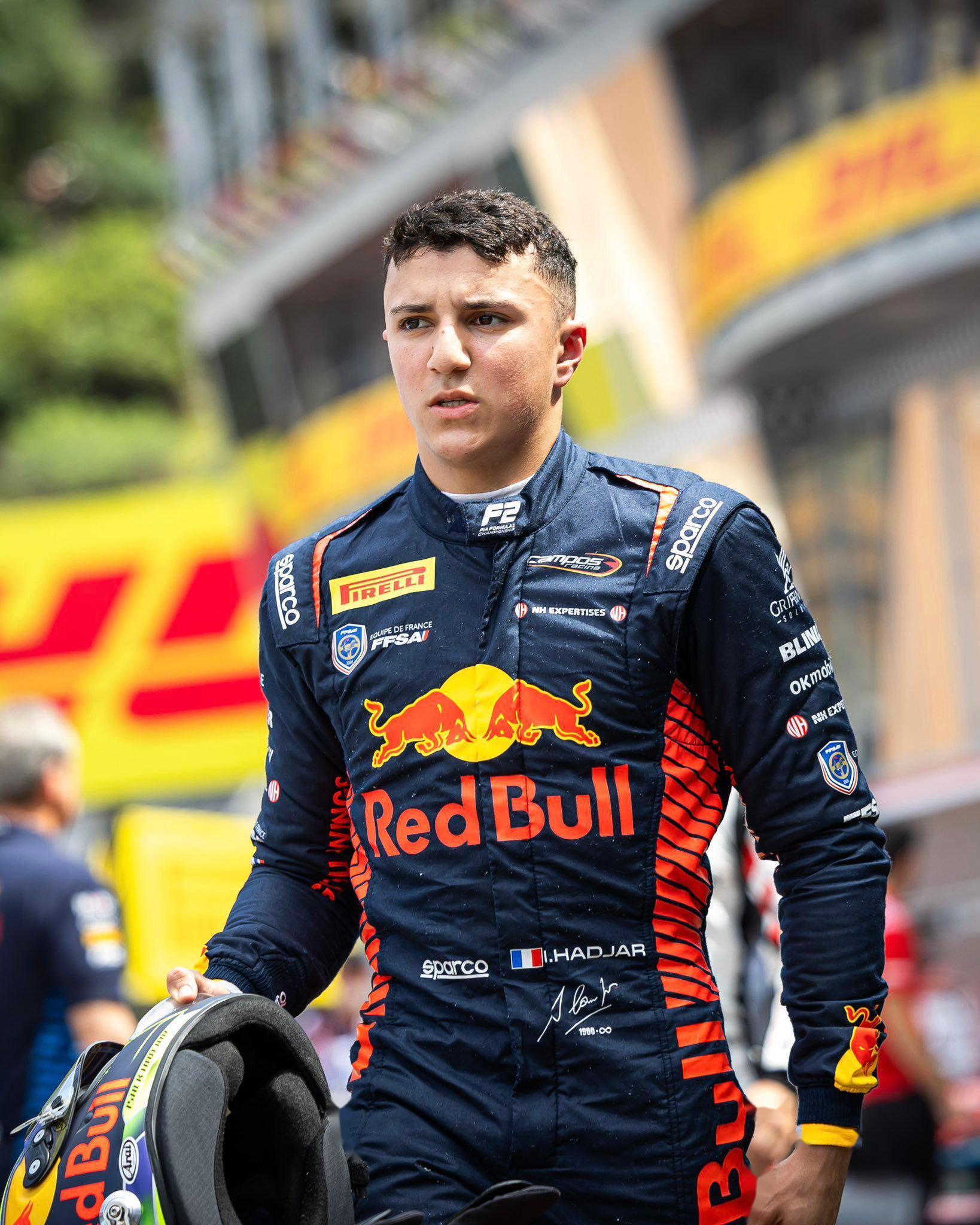 开云体育APP下载-关于梅赛德斯逆转红牛二队，佩雷兹统治全场的信息